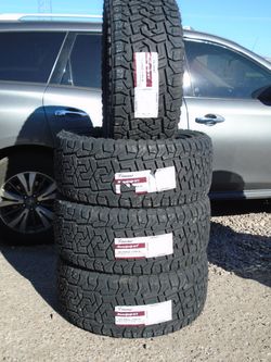 305/45/22 Maxgrip GripMax X/T Rugged Terrain Tires