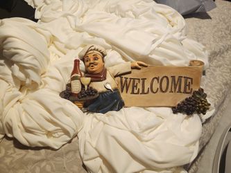 Welcome Sighn Asking 5 Dollars 