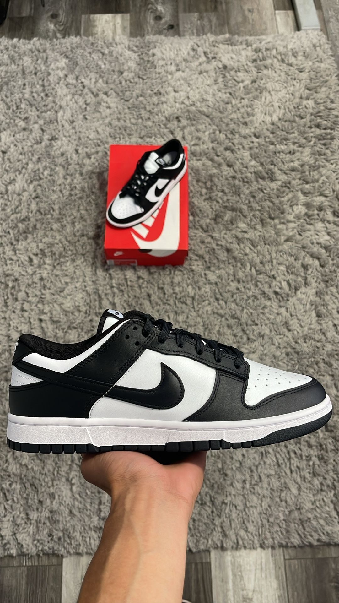 Nike dunk low on sale panda size 9.5W (8M)