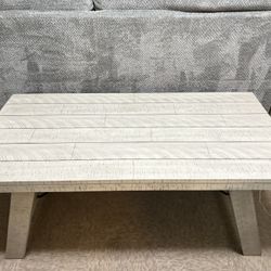 Signature Design by Ashley Noorbrook Table Set Of 3