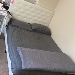 Full Size Bed With Zinus Mattress 