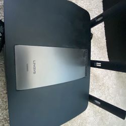 Linksys EA 6900 Router