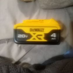 Dwalt 20 V Max 4 AH Battery 