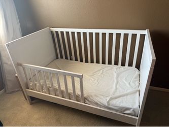 Baby/Toddler Crib