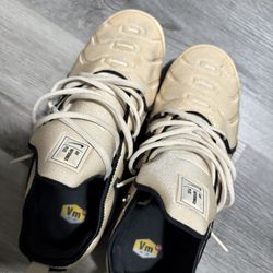10.5 NIKE VAPORMAX