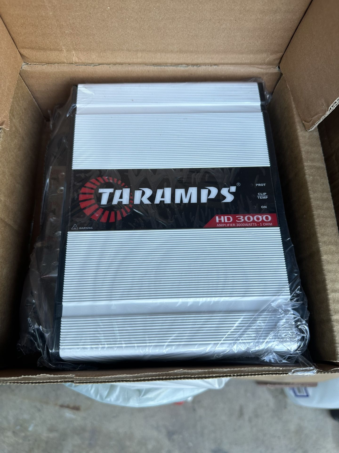 3000 Watts Amplifier Taramps