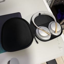 Bose Quiet Comfort 700 