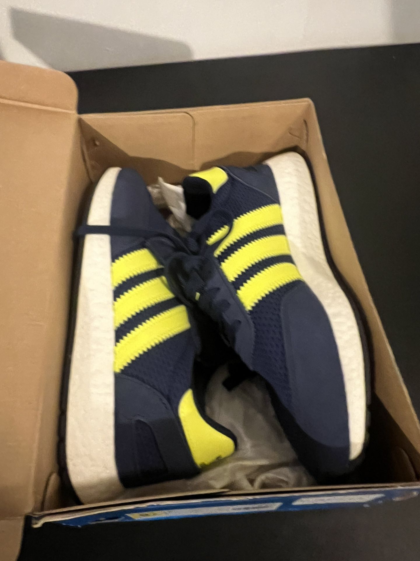 Adidas Men Size 9.5 Original
