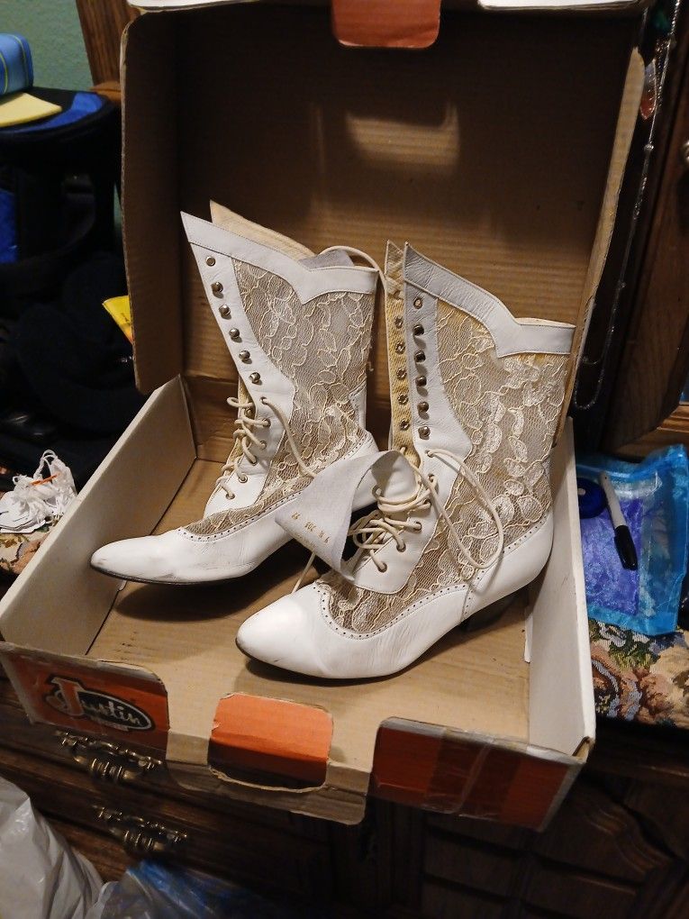 Lacey boots