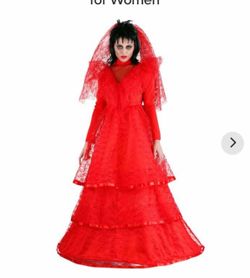 Lydia Deetz wedding dress