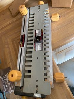 Craftsman dovetail tool