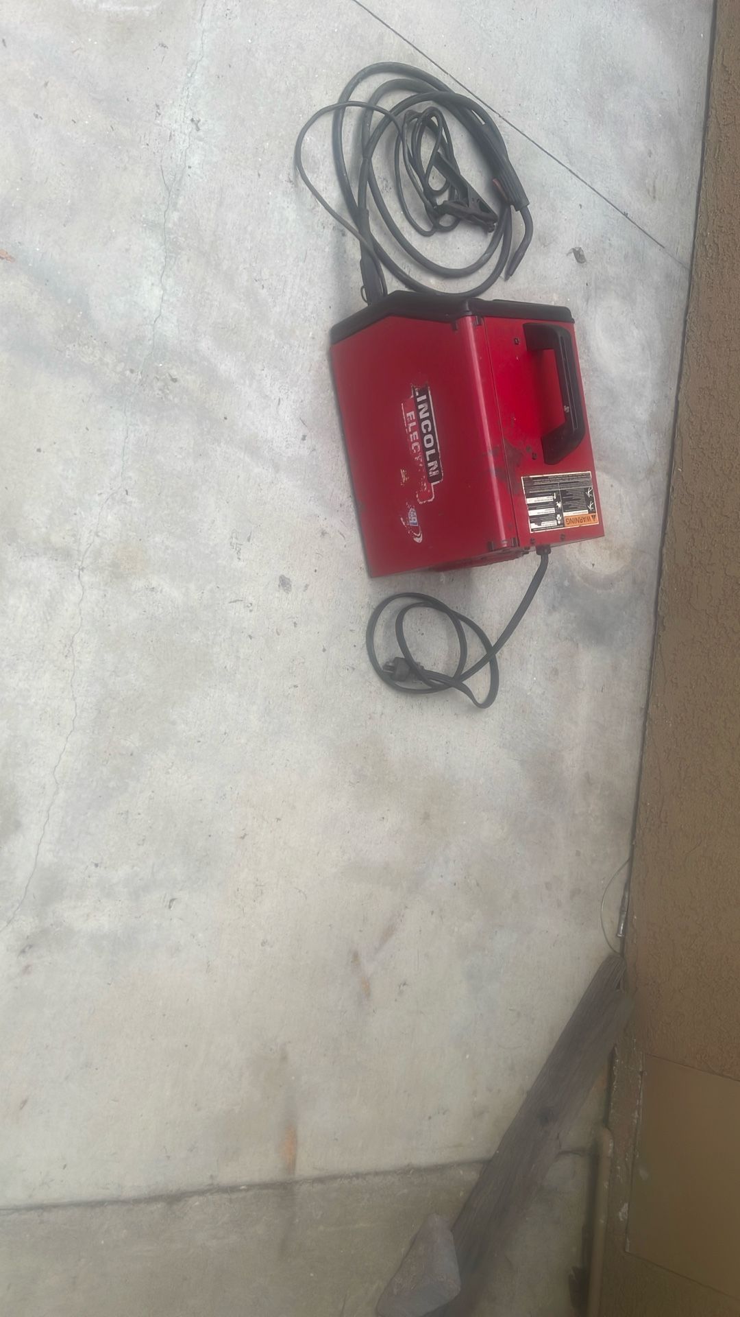 Lincoln Welder Wire Feeder At Wall, Wet, Gas, Or Without An Excellent Conditions