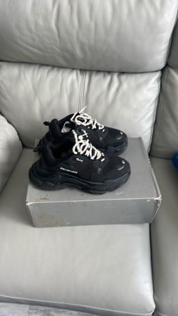 Triple s sneaker