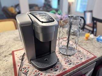 Keurig K-Elite Coffee Maker – Very Good Condition + K-Cup Carousel