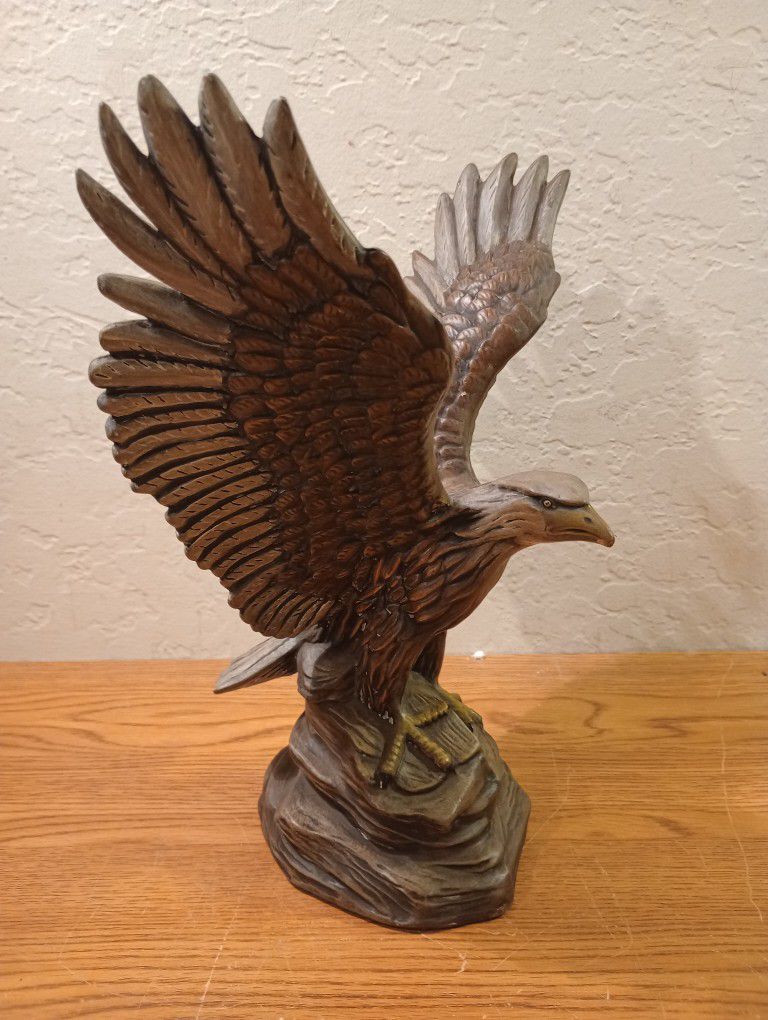 Mid Size Bald Eagle Figurine 