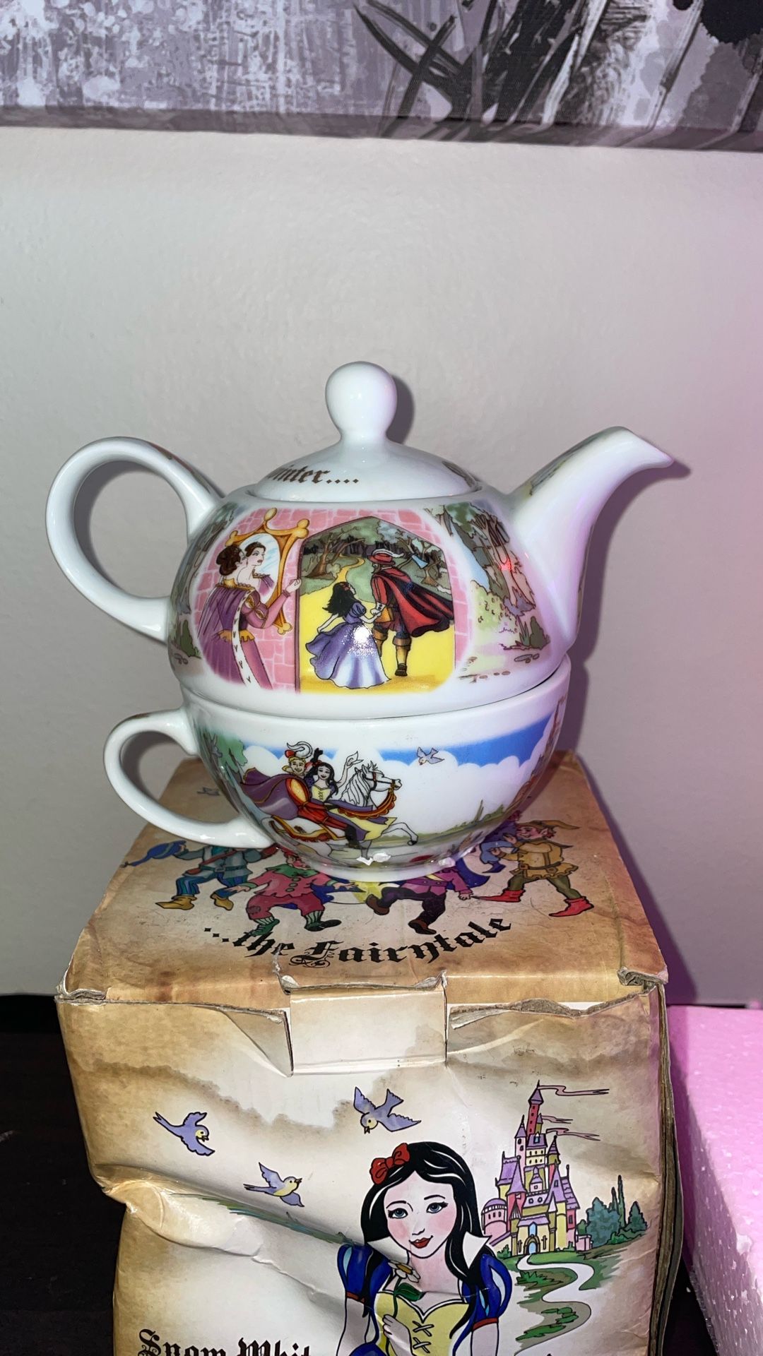 Vintage RARE Snowwhite Teapot Set
