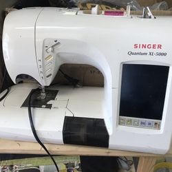 Singer Quantum XL-5000 Sewing Embroidery Machine 