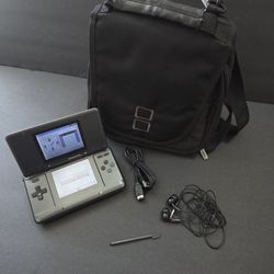 ORIGINAL NINTENDO DS BUNLDE 