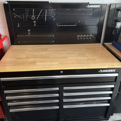 Husky Workbench With Metal Pegboard 