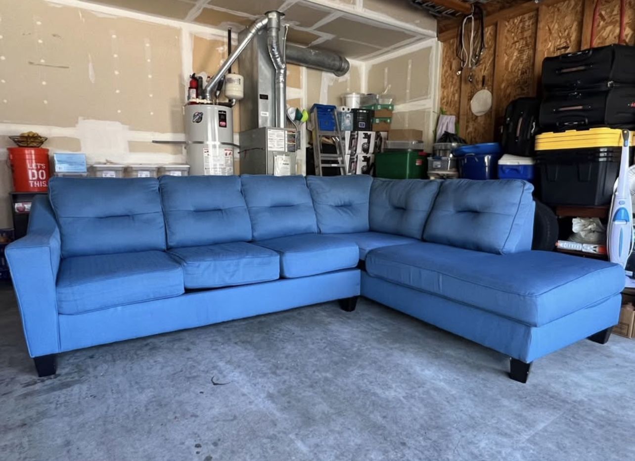 Skyline Blue 5-Seater Sectional Sofa with Chaise