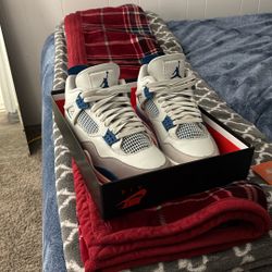 Jordan 4 Retro Military Blue