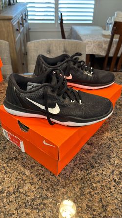 Nike tennis shoes