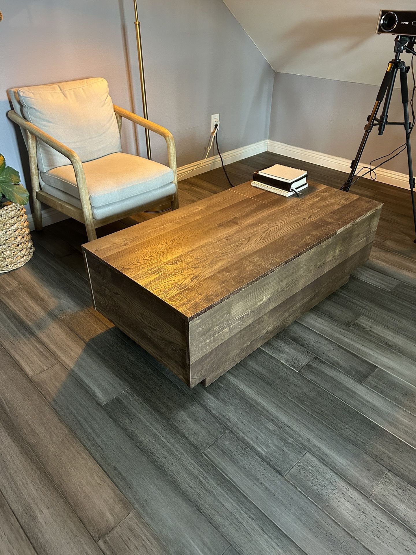 Coffee Table With Pullout Tray And Storage