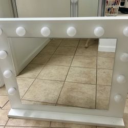 Vanity mirror 