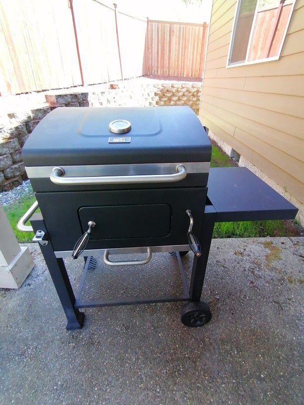 BBQ Grill with extras