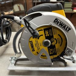 Dewalt 15 Amp 7-1/4 in. Lightweight Circular Saw w/ Electric Brake 