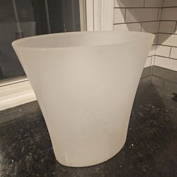 Plastic Trashcan for Office