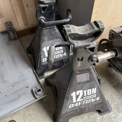 12 Ton Jack Stands (4)