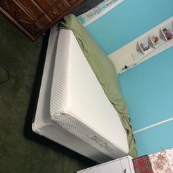 ✅🥰$380-firm price - Beautiful Full size foam mattresses and box spring- Tomano Matrimonio- or mattress only $280-- smell free and pest free- yes it