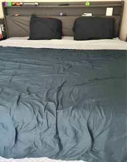 California King Bedding Set – White & Navy Blue Geometric Comforter, Sheets & Pillowcases