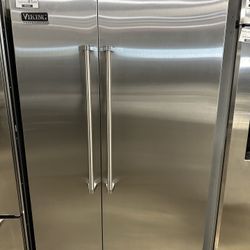 ***Brand New 48" VIKING BUILT  IN REFRIGERATOR WITH INTERNAL  ICE MAKER FOR SALE****