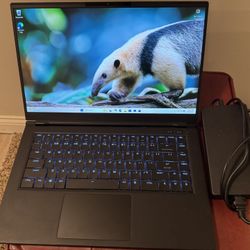 Intel Whitebook 15.6" 144Hz FHD✔ i7-9750H✔2TB NVMe SSD✔16GB RAM✔RTX 2070 Max-Q