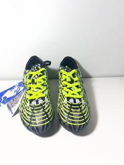 Soccer cleats - Tacos de fútbol EUR-39 US-7