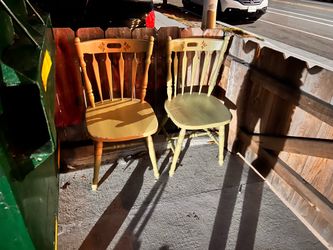 Curb Alert 🚨 2 green hand painted wooden dining chairs