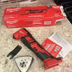 Milwaukee Multitools 