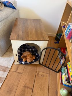 Dog Crate like new $50
