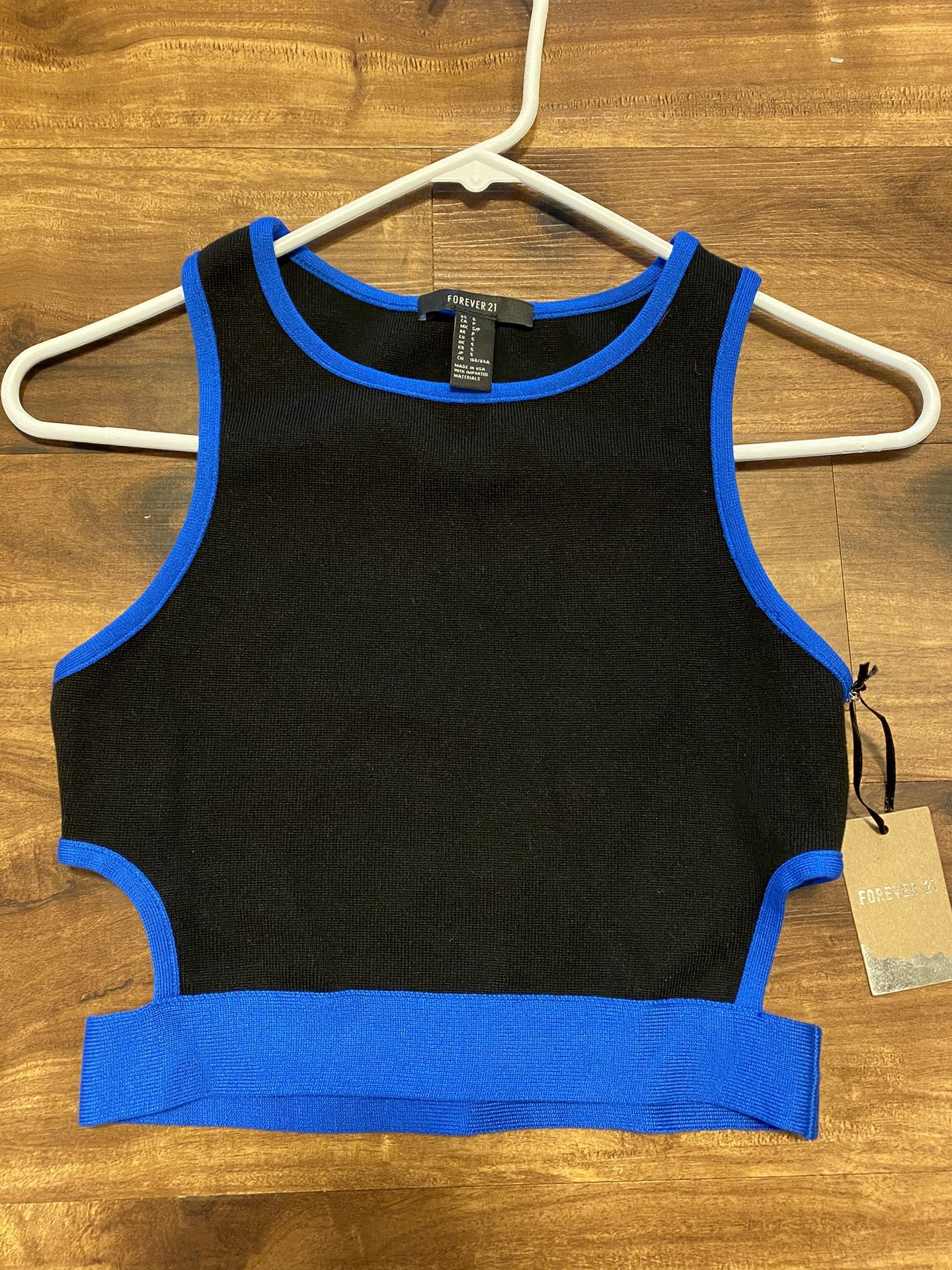 Brand New Woman’s Forever 21 brand Black Cropped Tank Top Up For Sale