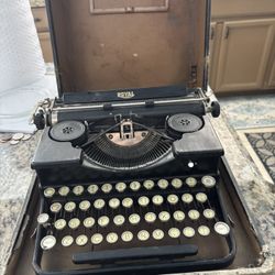 1930’s  Royal Typewriter With Case . Case Is Apart But Both sides There  $55.