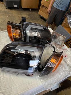 Anzo 111579 Headlamp For Toyota Tundra 2000 to 2004 Left & Right Halogen Clear Lens