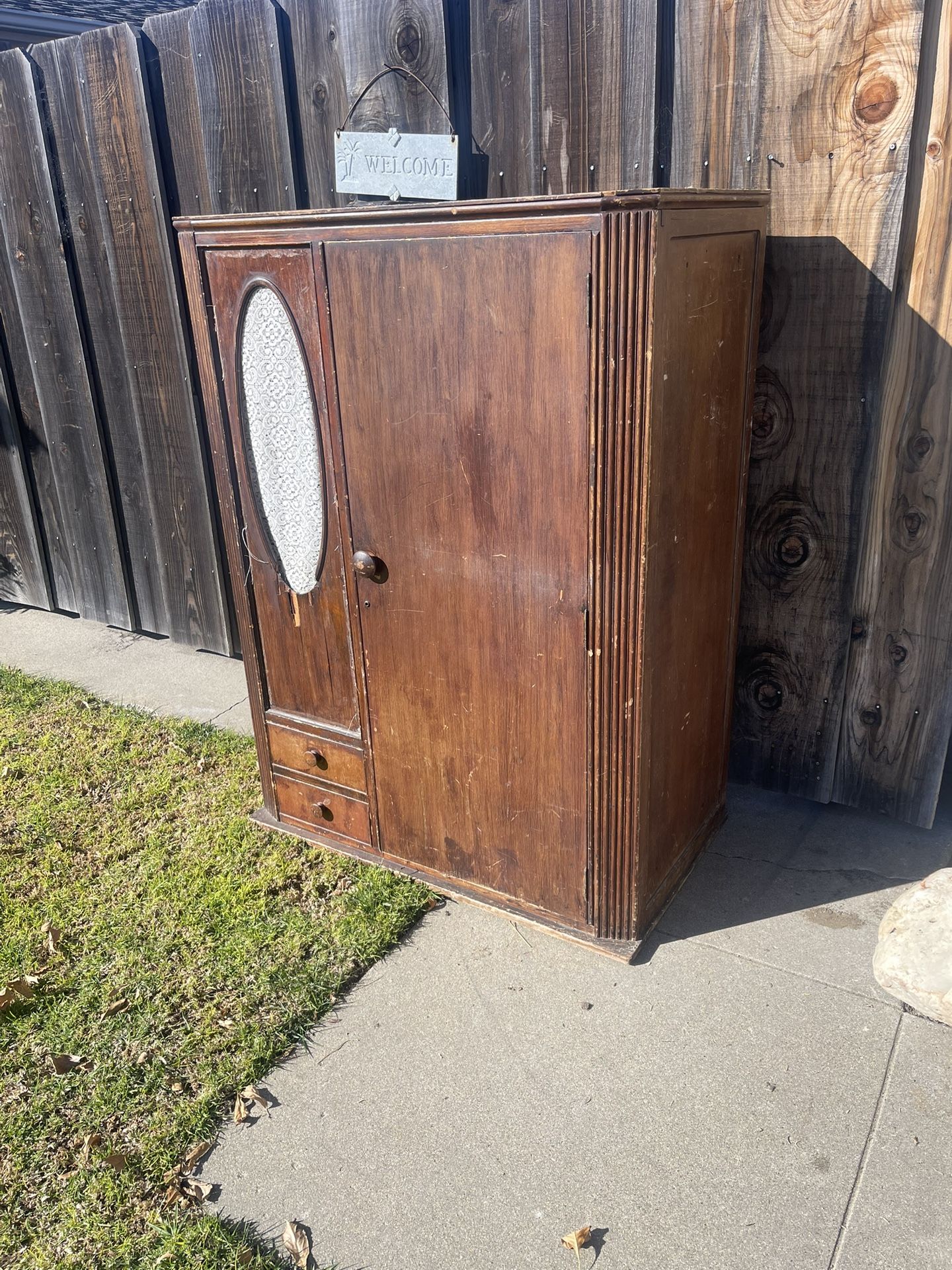 Storage Cabinet / Wardrobe Closet …Gabinete / Clóset de Almacenamiento
