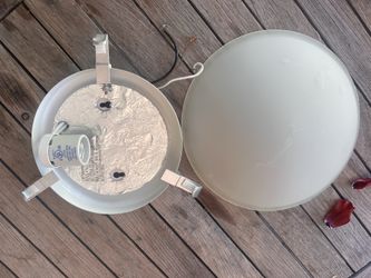 Ceiling light fixture