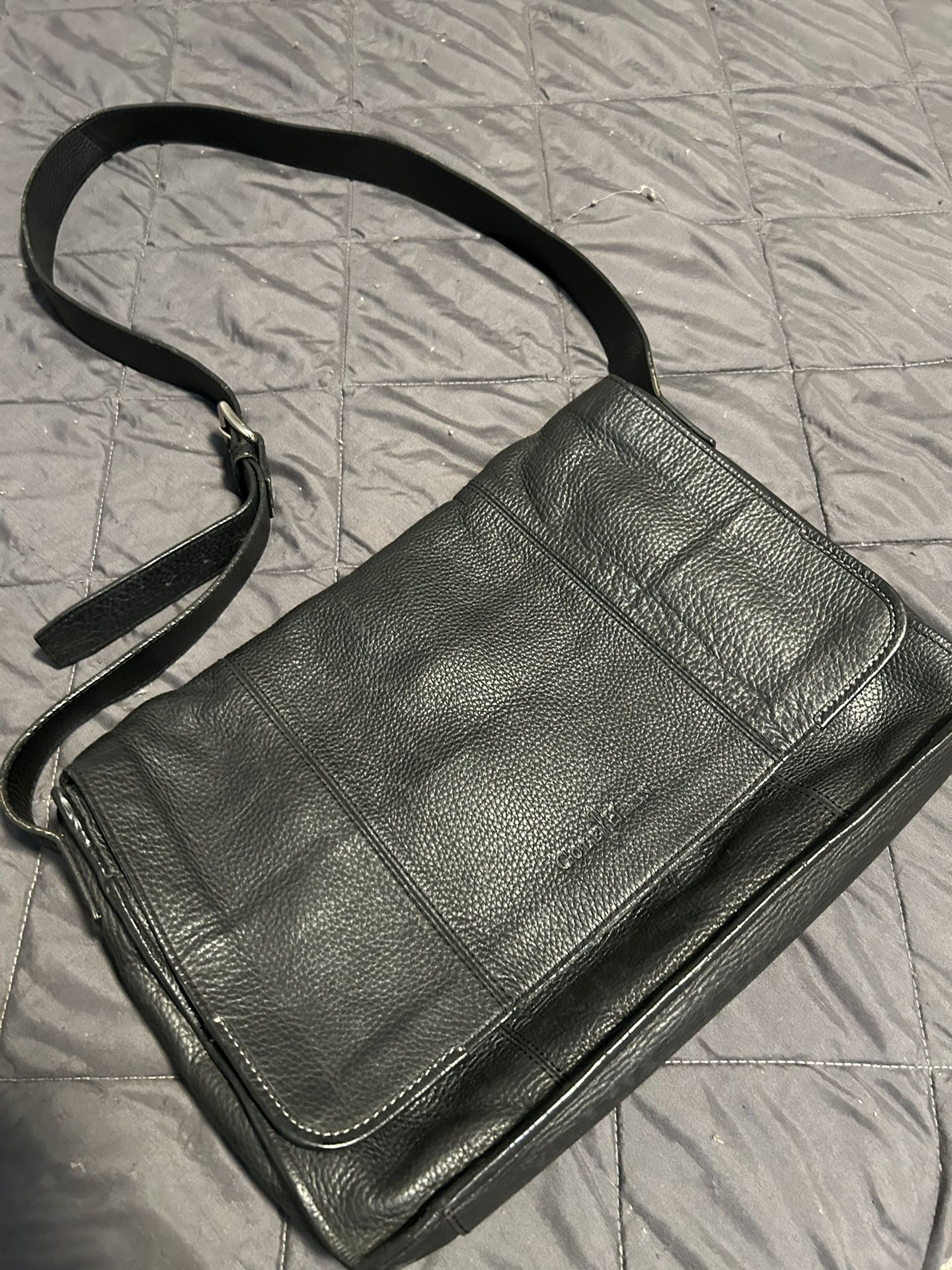 Men’s Leather Messenger Bag