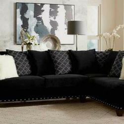 Sectional Tuxedo Black New Can Deliver