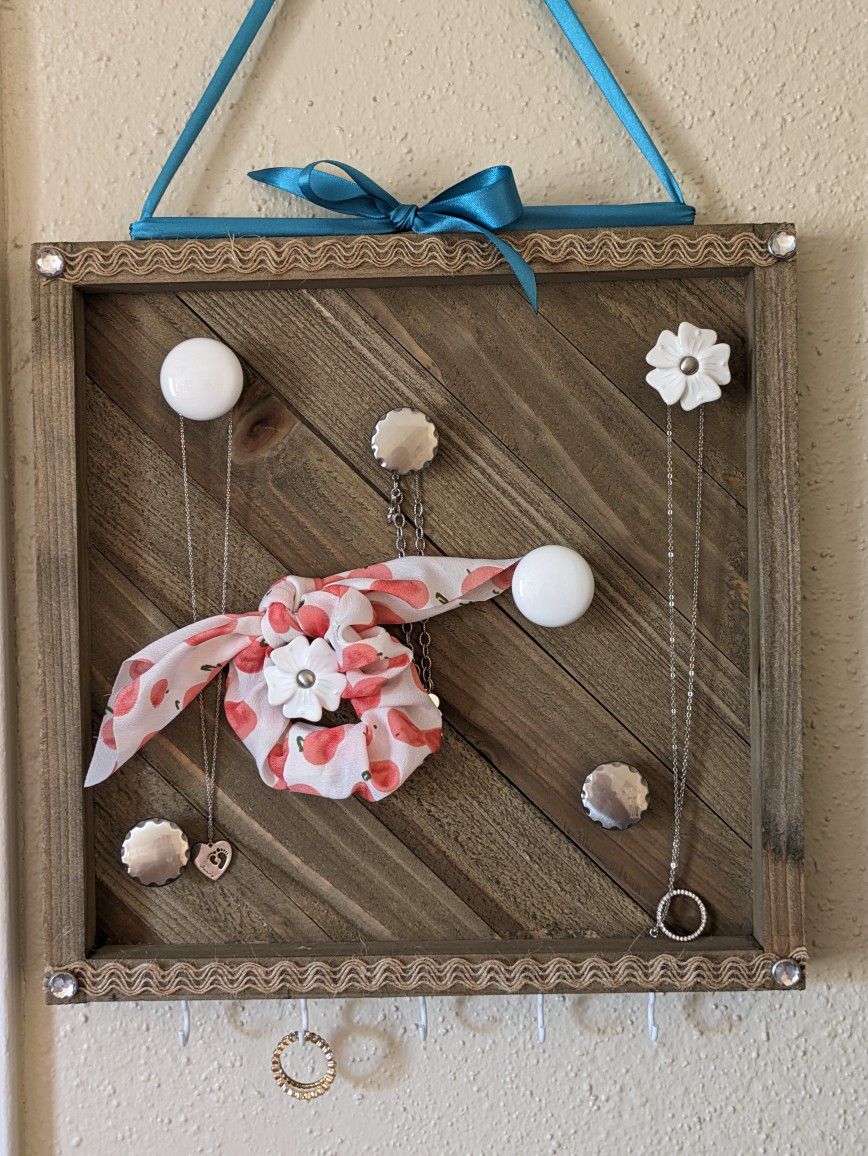 Rustic Flair Scrunchie and Jewelry Hanger