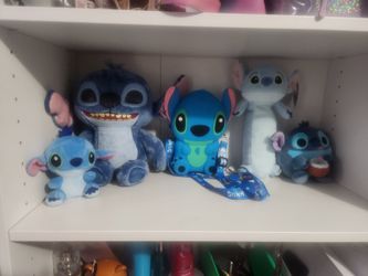 Various stitch items / toys