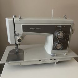 Sears Kenmore Sewing Machine. Vintage 